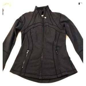 Practically new Lululemon Define Jacket size 6